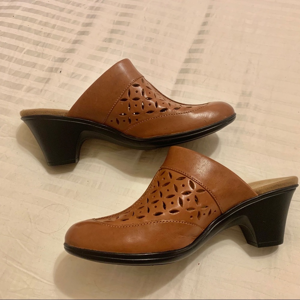 Ladies Leather Clogs  by Clark’s Size 7.5